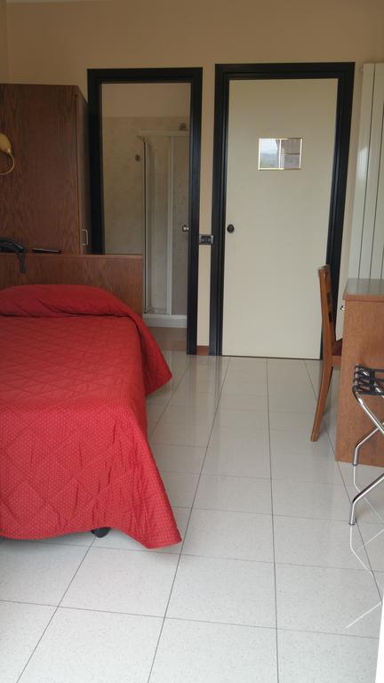 Hotel 5 Vie Almenno San Salvatore Cameră foto