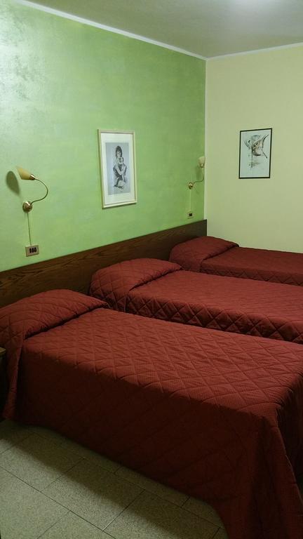 Hotel 5 Vie Almenno San Salvatore Cameră foto