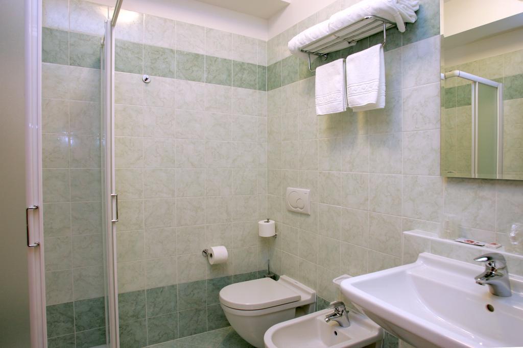 Hotel 5 Vie Almenno San Salvatore Cameră foto