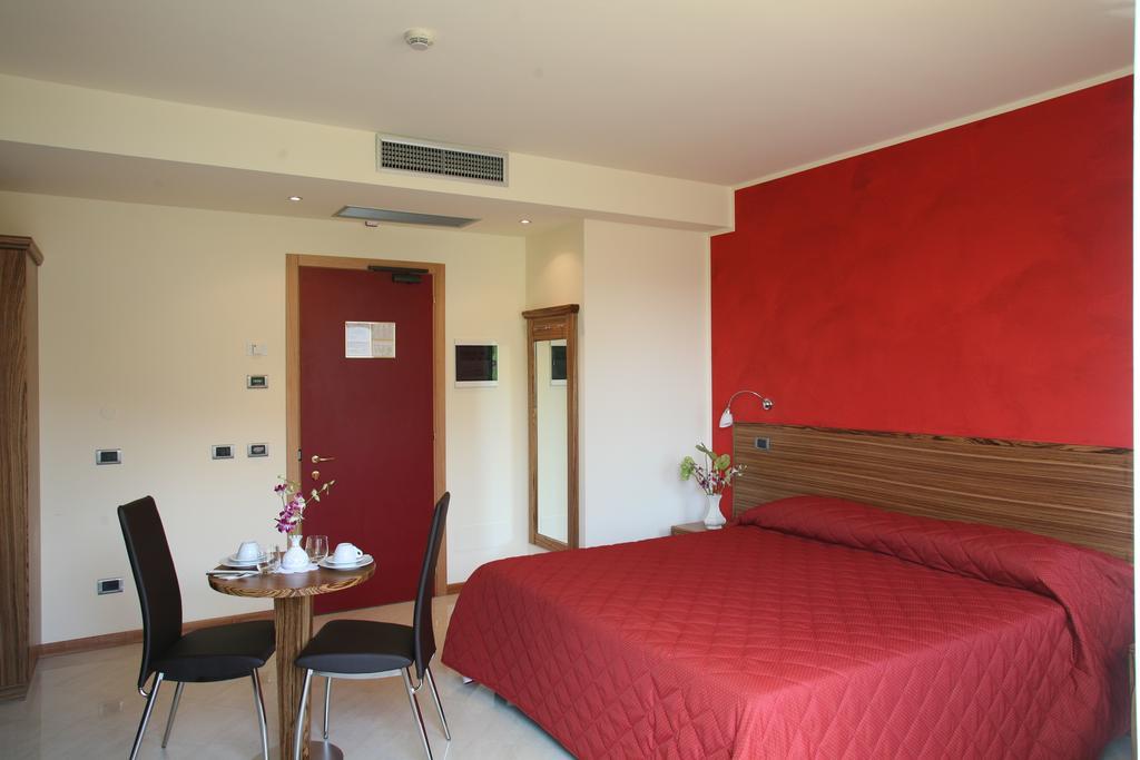 Hotel 5 Vie Almenno San Salvatore Cameră foto