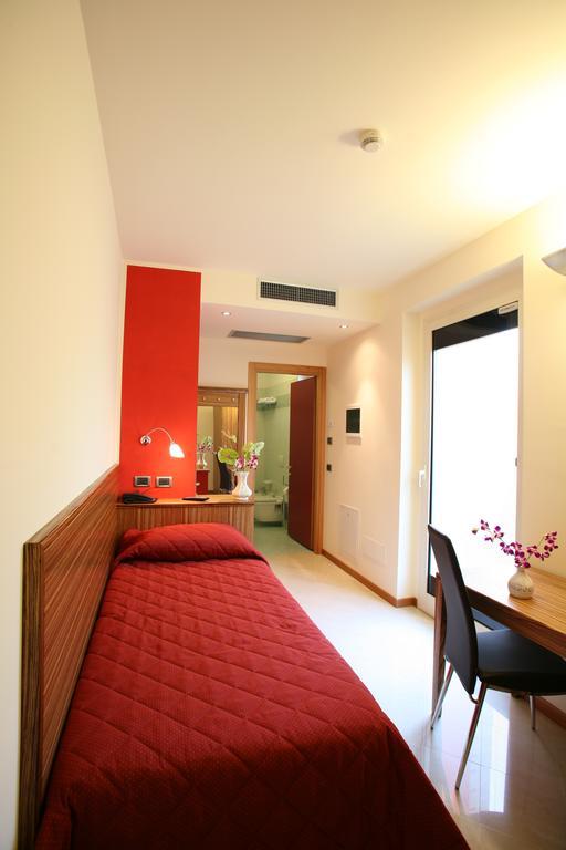 Hotel 5 Vie Almenno San Salvatore Cameră foto